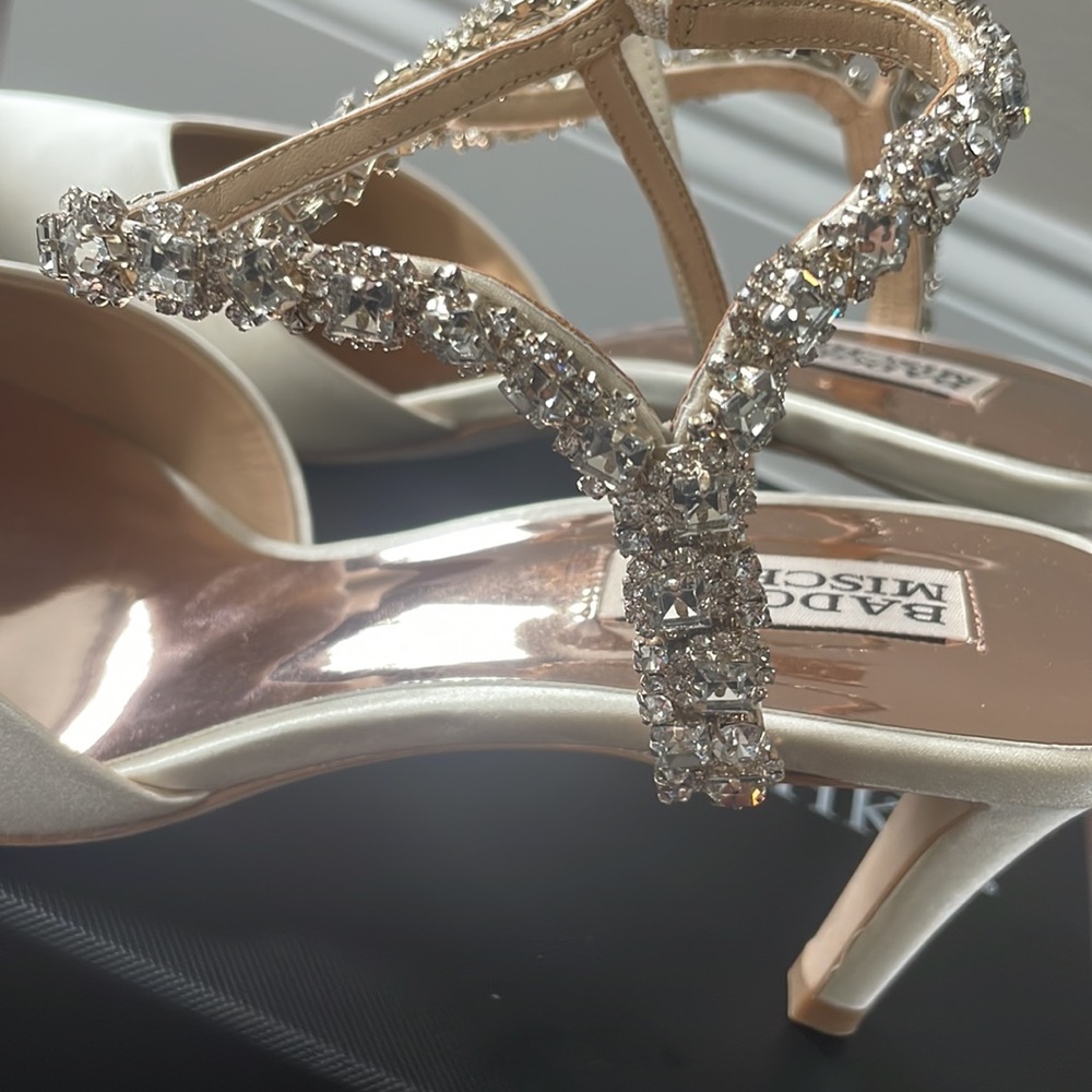 badgley mischka ivory satin